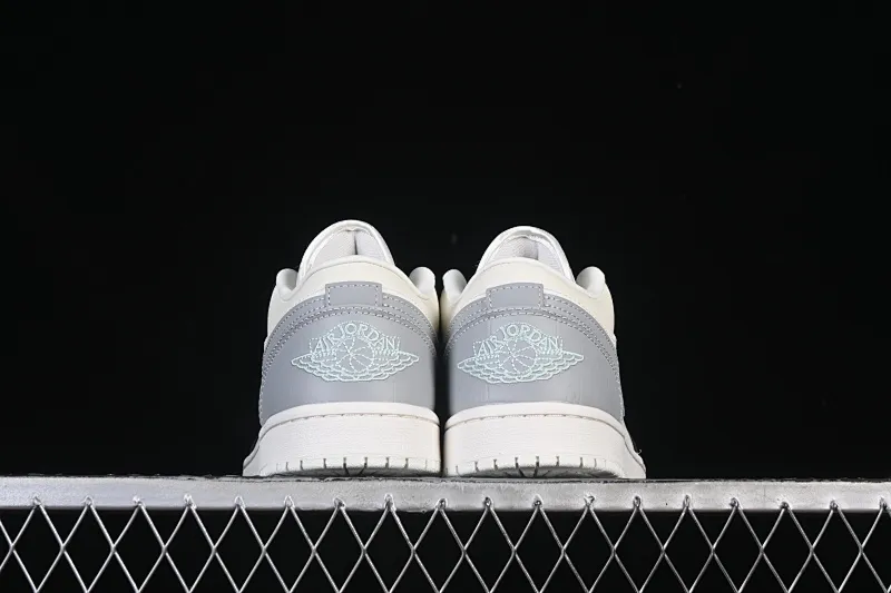 All categories Air Jordan Jordan series basketball shoes Air Jordan 1 Low G version pure original Air Jordan 1 Low AJ1 Joe 1 turquoise low-top retro culture basketball shoes IO2242-101